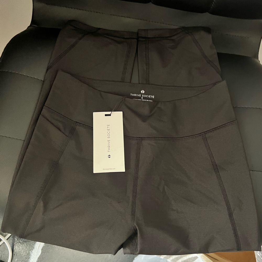 Thrive Black Performance Capri with Retail Tag